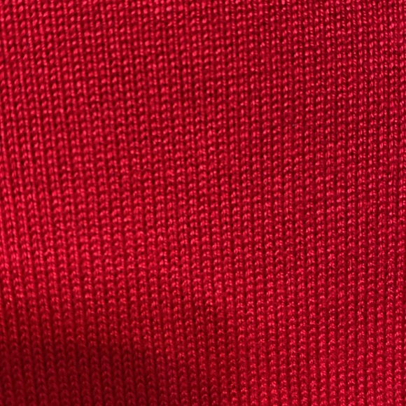 Questions Red oversized sweater with gold stones design. M - Picture 5 of 9